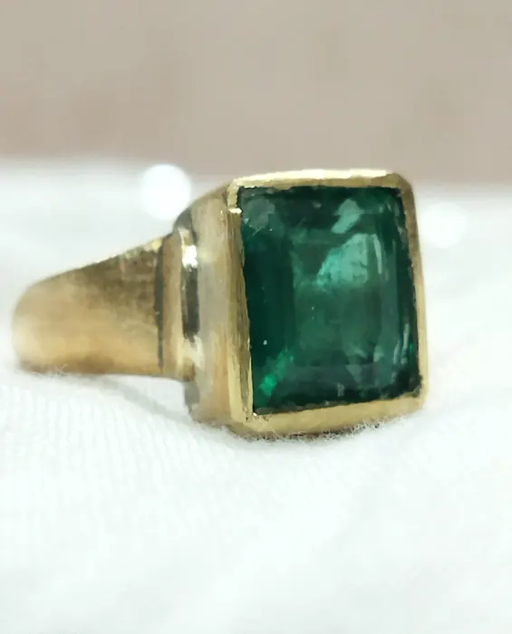 Emerald (Panna) ring